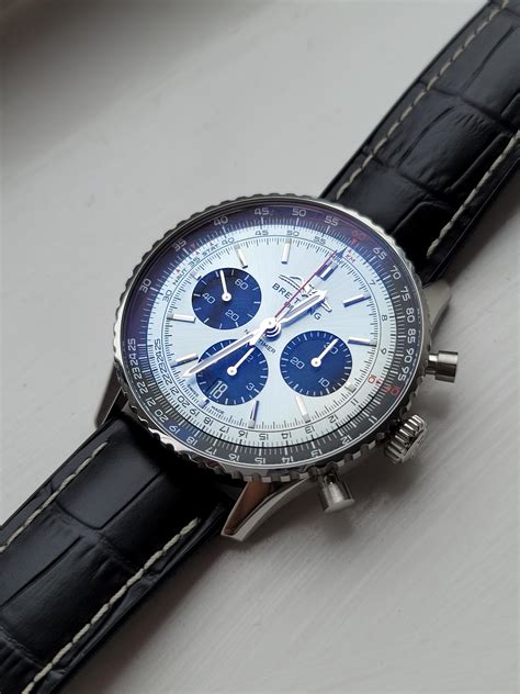 breitling navitimer hirsch|Hands.